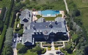 Read more about the article Howard Stern’s House: Location, Worth, Rooms, and Bathrooms Revealed!