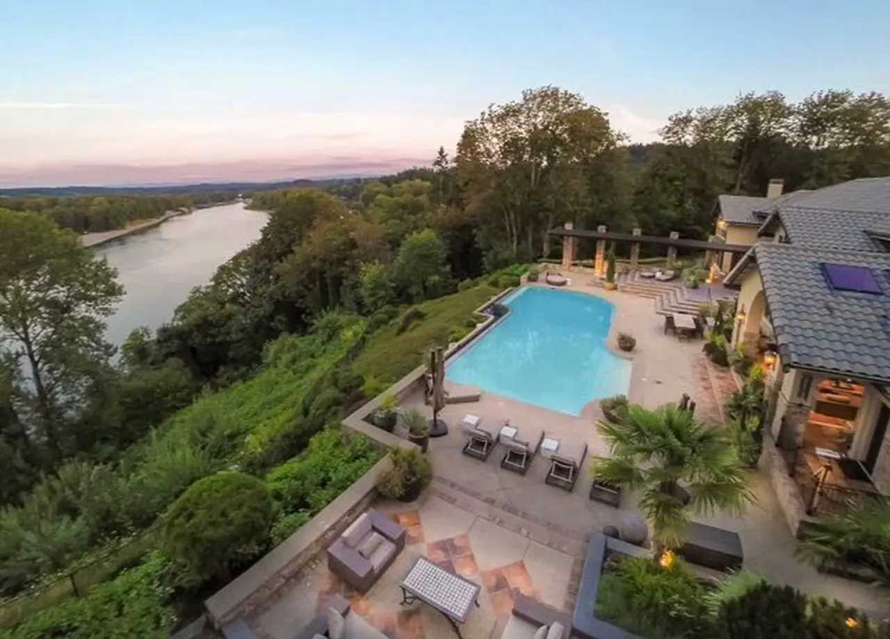 You are currently viewing Damian Lillard’s House: Location, Worth, and Room Details